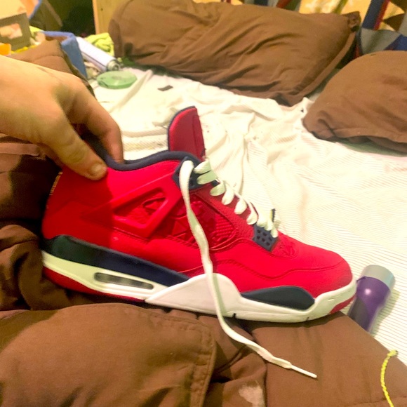 Air Jordan 4s retro FIBA
